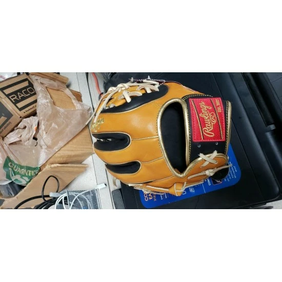 2020 Rawlings "Heart Of The Hide" 11.5" RHT Glove - Image 5